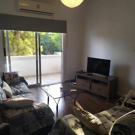Apartment Cozy 2 Bedroom Larnaca