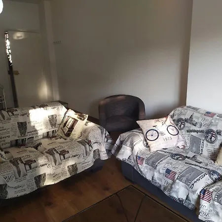 Apartment Cozy 2 Bedroom *