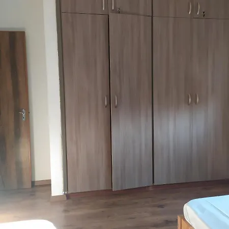 Apartment Cozy 2 Bedroom Larnaca