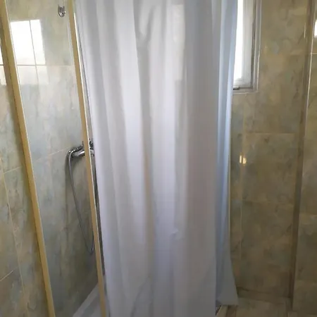 Cozy 2 Bedroom * לרנקה